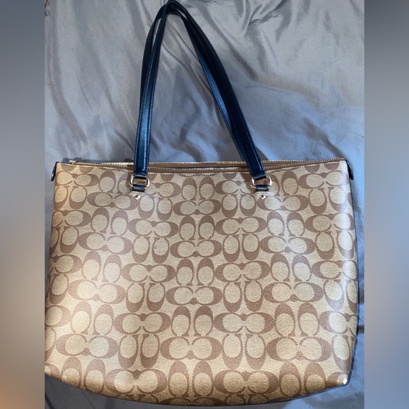 Coach - Picture 2 of 3